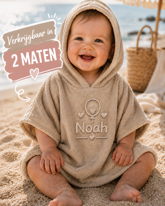 Cream badponcho met naam - gepersonaliseerd kraamcadeau baby